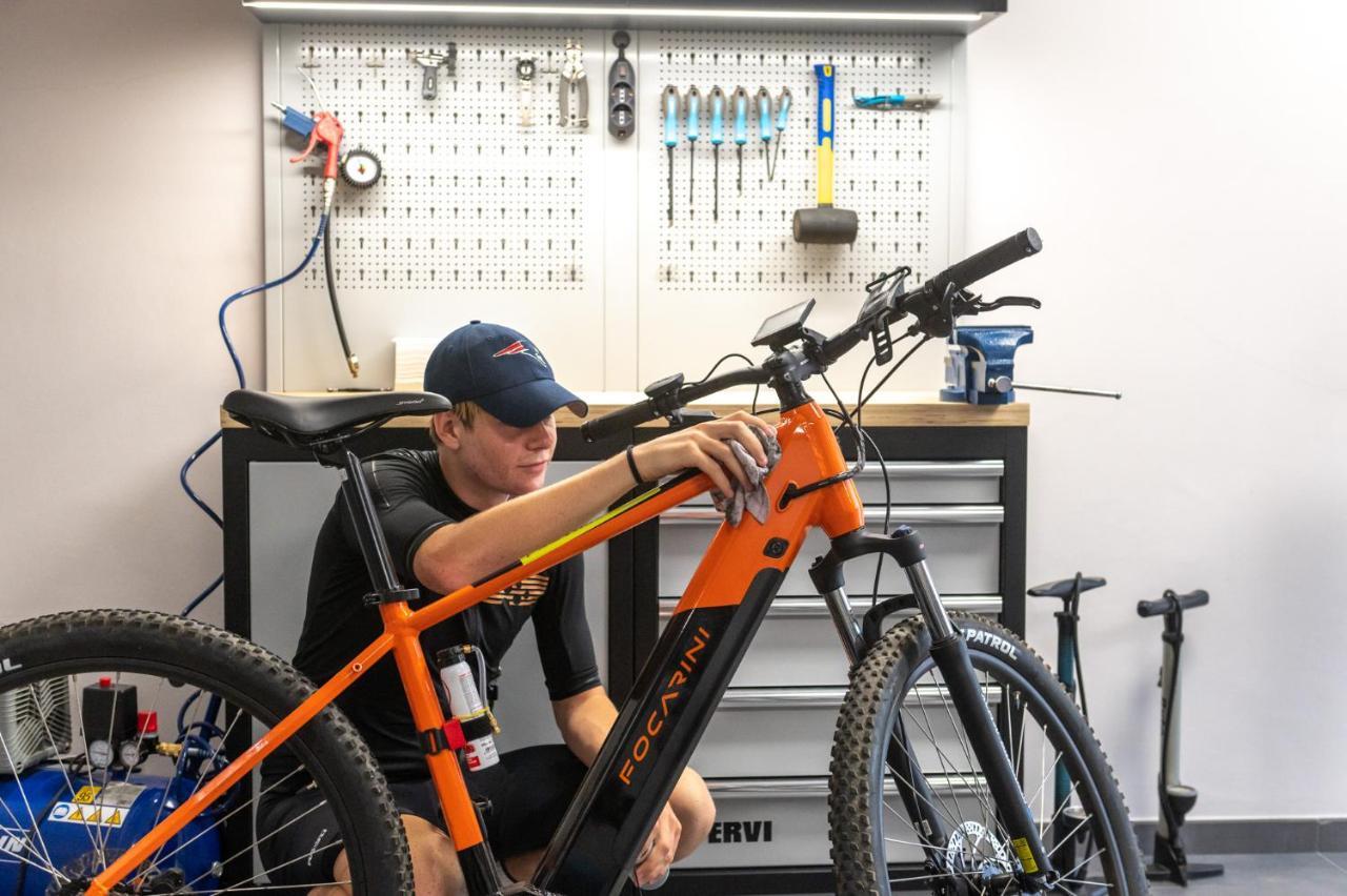 Raffy Family & Bike Hotel 디아노마리나 외부 사진